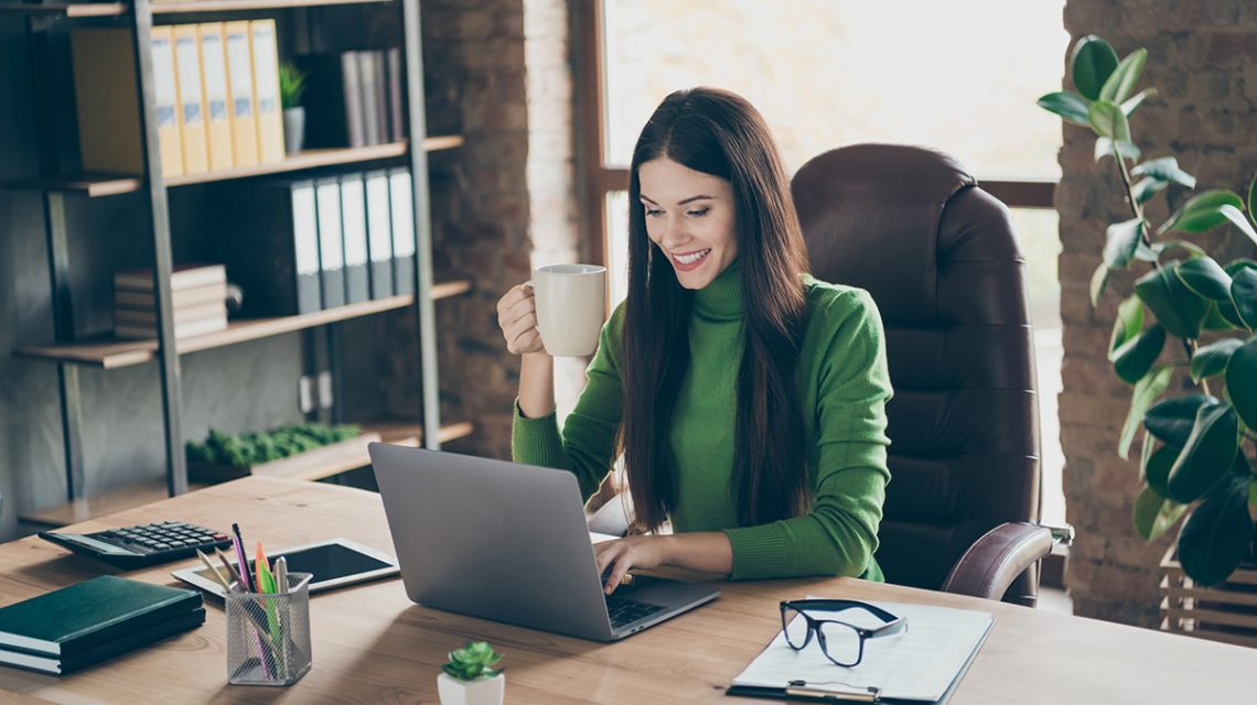 it leadership blog post of woman with coffee